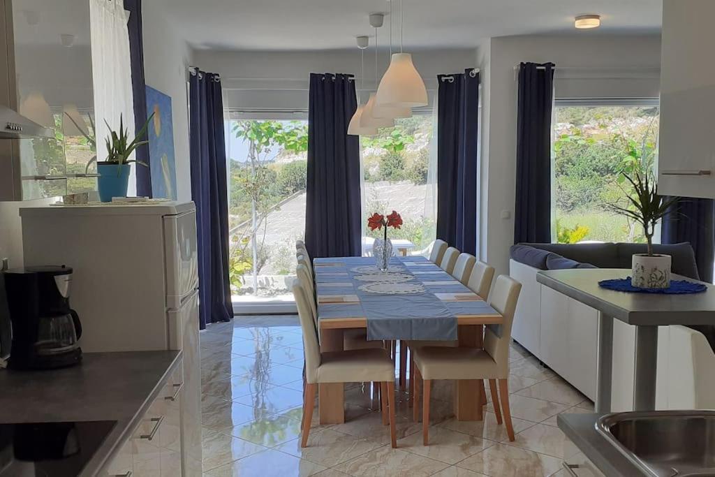 Vis - Luxury Holiday Villa With Swimming Pool Екстер'єр фото