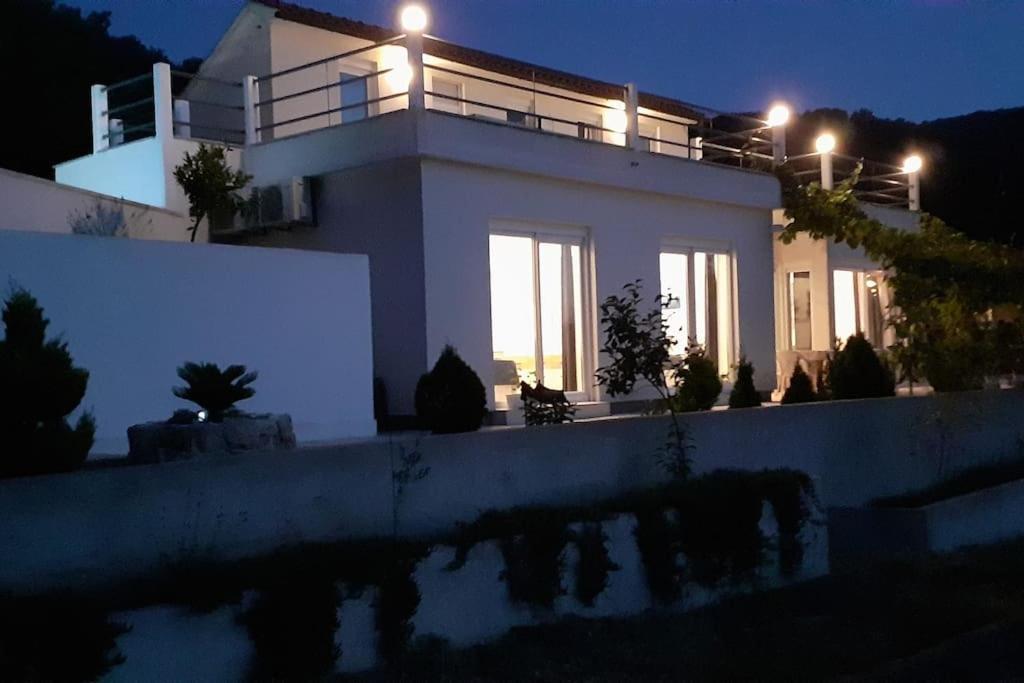 Vis - Luxury Holiday Villa With Swimming Pool Екстер'єр фото